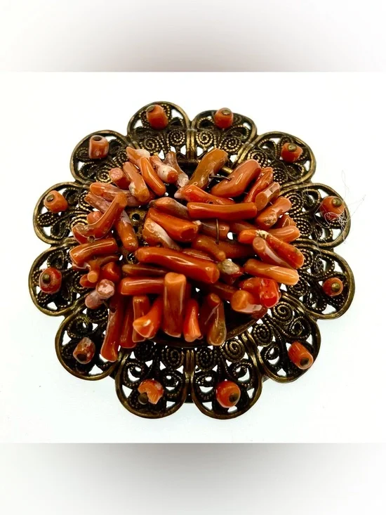 Vintage Coral Branch Cluster Brooch Gold Tone Filigree Mid Century Statement Pin - Picture 1 of 6